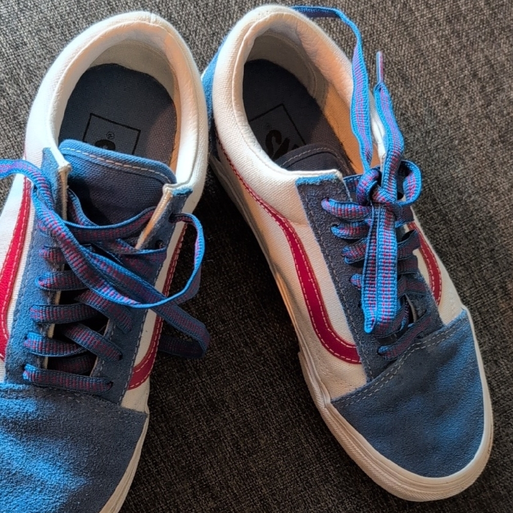 Vans Low-Top Sneakers Red White And Blue Classic. Worn Just A few times. Women's - Picture 2 of 6